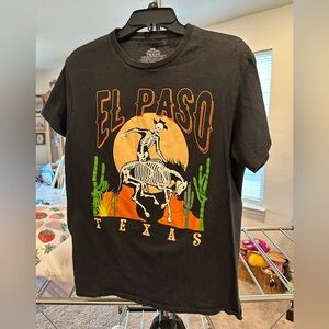 El Paso Skeleton Cowboy on Horse men’s Graphic T-Shirt size medium